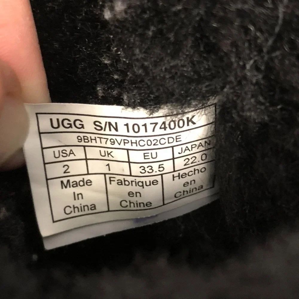 Ugg Bailey Button‎ II Boots Girls 2 Black Suede Shearling Lined Pull On Winter